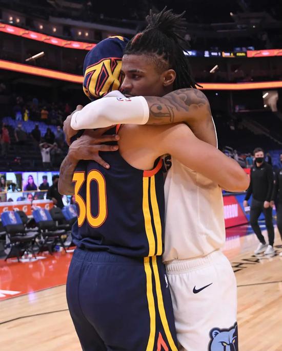  莫兰特禁赛归来率队击败开拓者  